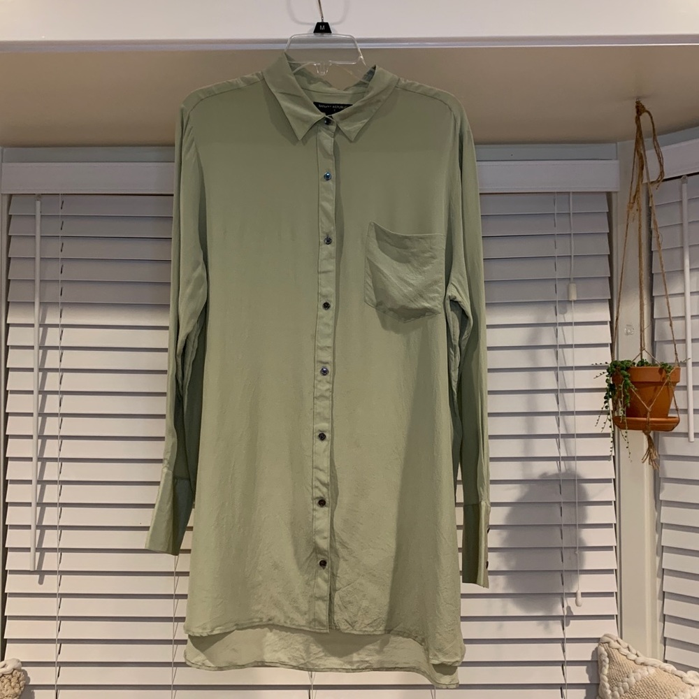 Banana Republic 100% silk button up blouse xl